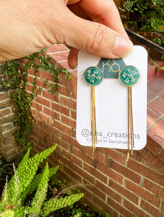 Queen Anne’s Lace on Teal with Tassels